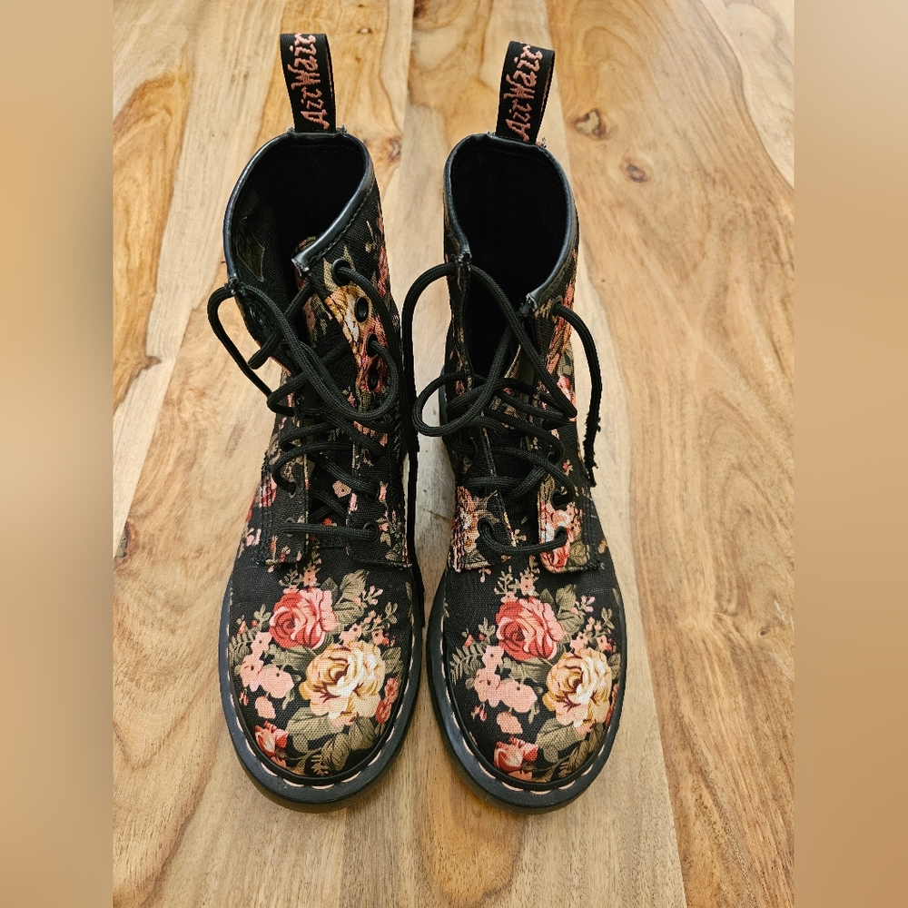 Dr Martens flowers